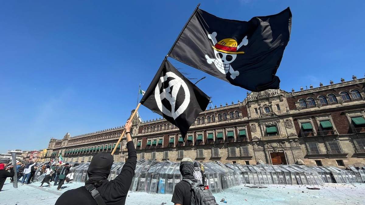 Frente a Palacio Nacional