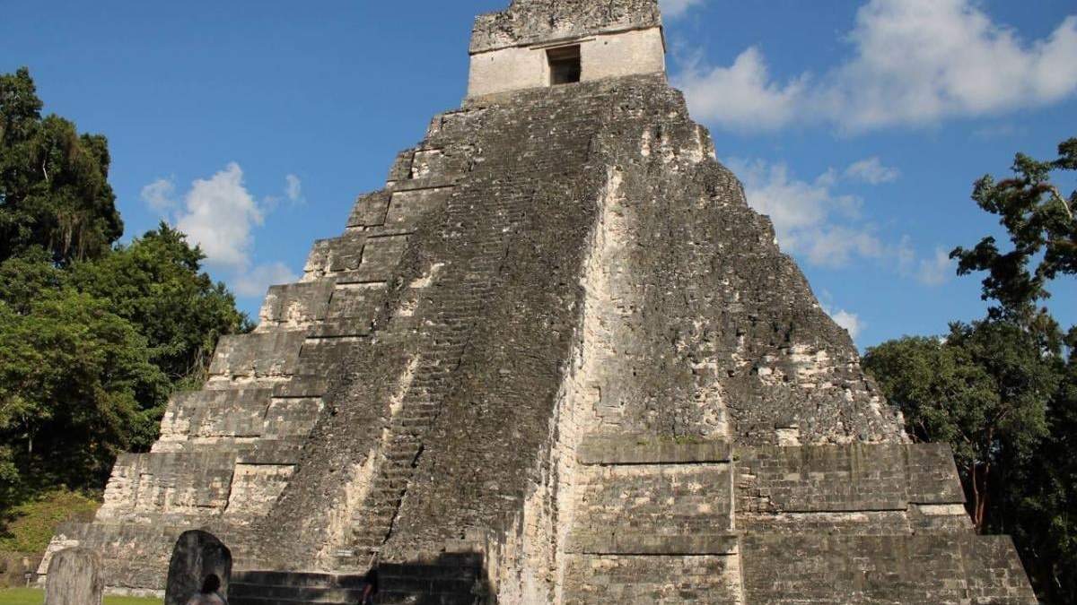 Pirámide en Tikal