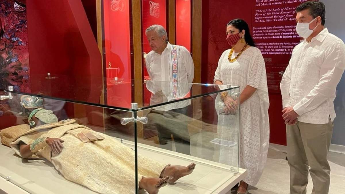 El presidente López Obrador, la secretaria de Cultura, Alejandra Frausto; y el gobernador de Chiapas, Rutilio Escandón