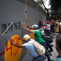 En el Día del Maestro, disidentes marchan en rechazo a la Reforma Educativa y al Pacto por México