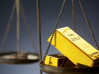 Acercándose a los mínimos: el oro cae tras rumores de alza en las tasas de interés