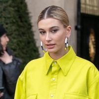 Tendencias 2021: Hailey Bieber sorprendió con un atuendo que se impone fuertemente