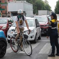 Así están cambiando sus hábitos los veiteañeros mexicanos, según informe