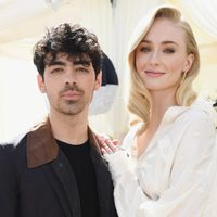 La primera foto compartida por Joe Jonas y Sophie Turner, tras convertirse en padres