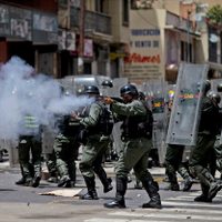 Reprimen en Caracas a manifestantes pobres que gritaban '¡queremos comida!”