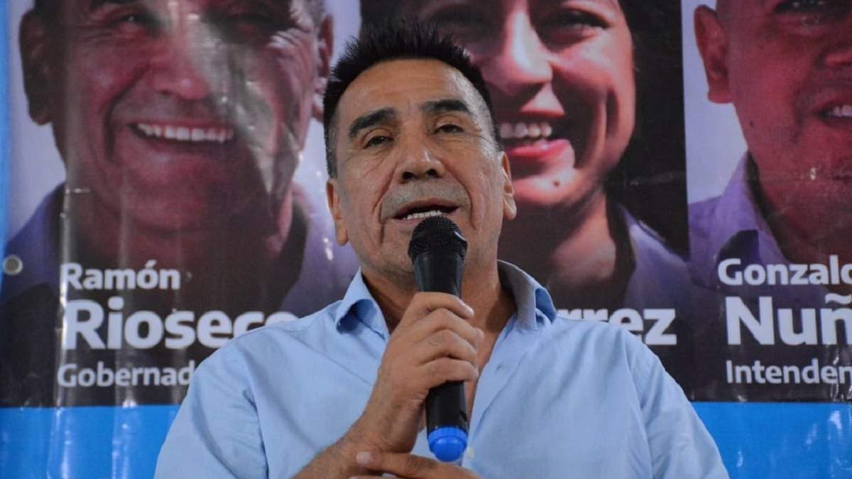 El candidato a gobernador, Rioseco y su compañera de fórmula, Gutiérrez, se refirieron a la situación del PTP. Fuente: (Facebook)
