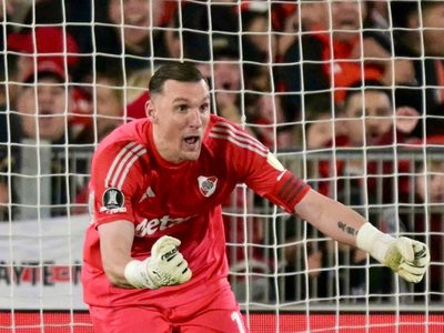 Armani fue el héroe: River sufrió y sigue con vida en la Copa Libertadores