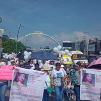 Marchan por la desaparición de dos hombres y una mujer en Chiapa de Corzo