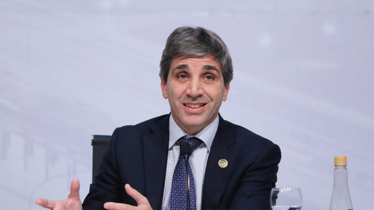 Luis Caputo anticipó que se vienen los meses más duros. Fuente: (Twitter)