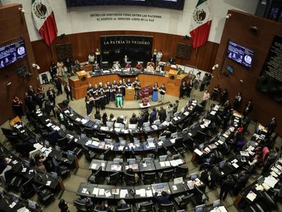 En albazo, senadores oficialistas aprueban crear comisión en INE para evitar "narcocandidaturas"