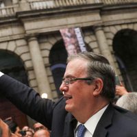 “¡Presidente, presidente!” gritan a Ebrard en la presentación de su libro “El camino de México”