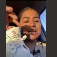Se despegan las suelas de los “Tenis del Bienestar” en BC, denuncia madre de familia (Video)