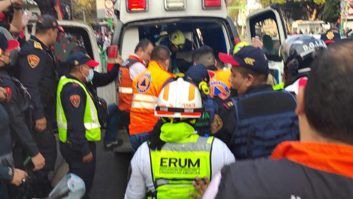 Cuerpos de rescate trasladan al joven