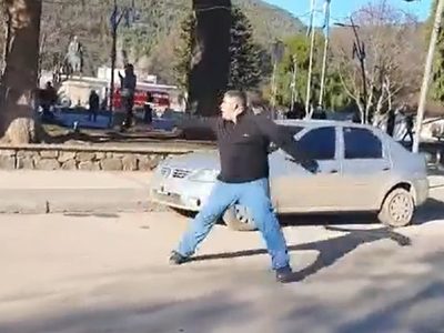 El hombre que disparó en la batalla campal a los tiros sigue prófugo