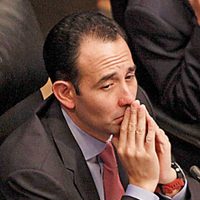Con tufo a corrupción, la millonaria fortuna de Gil Zuarth