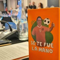 Scioli presentó su marca de yerba mate con un curioso slogan: “Se te fue la mano”