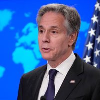 Blinken tacha de "irresponsable" a Putin por su anuncio sobre la renovación de la doctrina nuclear rusa