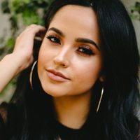 ¡Muy apasionada! Becky G causa furor en las redes con esta postal ¡Un fuego!