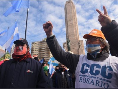 Realizaron un ruidazo y banderazo a favor de la intervención de Vicentin