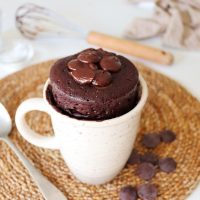 Tortita individual de chocolate y avena: una receta exprés y baja en calorías para comer sin culpa