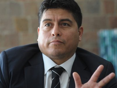 Santa Cruz pidió un adelanto de 15 mil millones de pesos para pagar sueldos y crece la incertidumbre