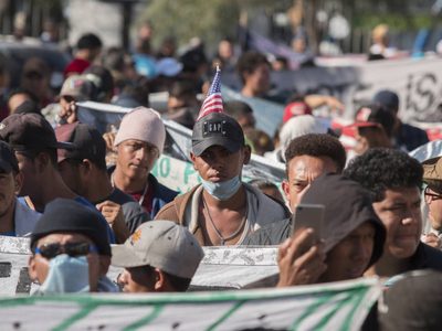 ONG urgen al gobierno a rechazar el restablecimiento del plan "Quédate en México"
