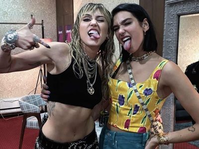 Ya es furor: Miley Cyrus estrenó un nuevo videoclip junto con Dua Lipa
