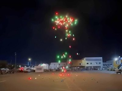 Drones chocan durante espectáculo de Grito de Independencia en Piedras Negras (Videos)