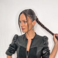 Paula Chaves la rompió con un look preppy con guiño ecuestre que redefine el invierno