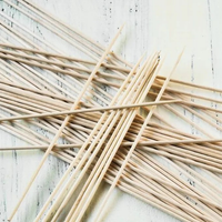 Con palitos de madera y pedazos de cartón: creá este portautensilios de cocina re canchero, como recién comprado en un bazar