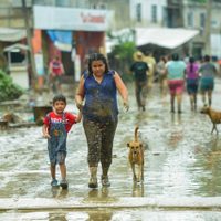 Gobierno de CDMX y Morena instalan centros de acopio para damnificados por lluvias