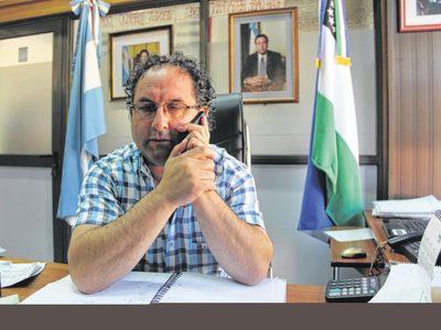 Denuncian penalmente al intendente de Lamarque por compra de votos