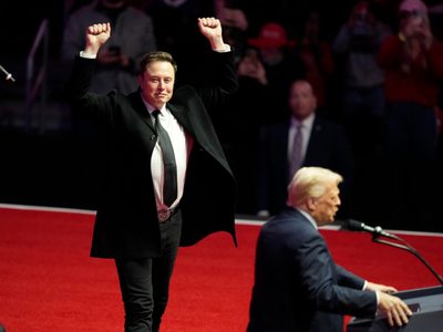 Musk usa X y su puesto en la Casa Blanca para impulsar prioridades de Trump e intimidar detractores