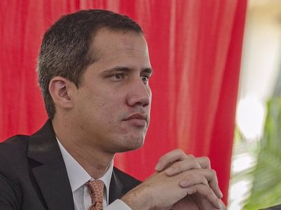Guaidó llega por sorpresa a Colombia en vísperas de la cumbre sobre Venezuela organizada por Petro