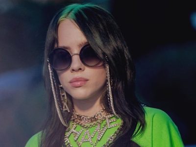 ¡Apa! Filman a Billie Eilish muy cariñosa en la pileta con otra mujer