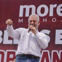Acusan al gobernador de Michoacán de negarse a atender a población indígena en zona de conflicto
