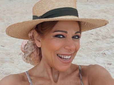 Desde la costa amalfitana, Ileana Calabró causó furor con la bikini que vas a querer tener el próximo verano