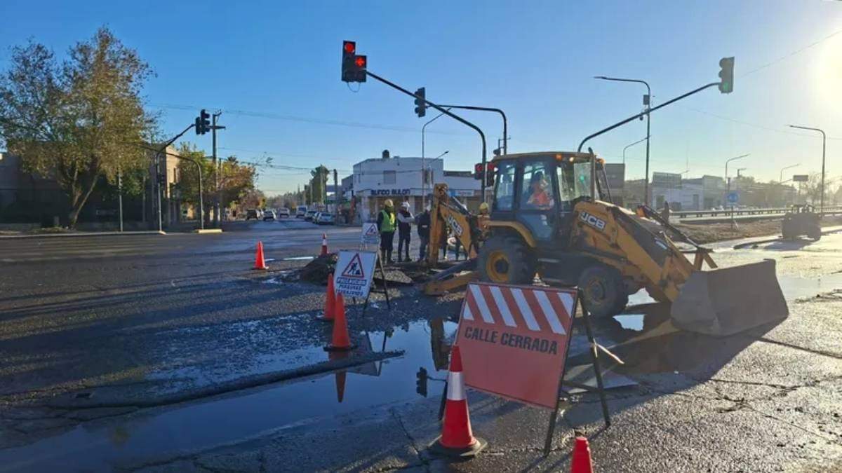 El EPAS reparó el caño roto en Avenida Mosconi. Fuente (X)