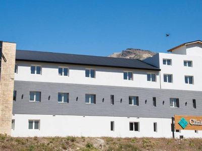 Escándalo en una clínica de San Martín de los Andes, denunciaron a un policía de robar analgésicos