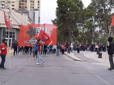 La policía evitó el acampe y ahora las organizaciones sociales se movilizan