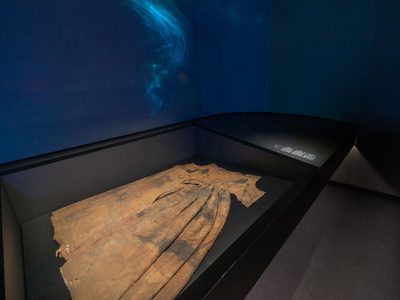 Encontraron un vestido plateado en un naufragio del siglo XVII
