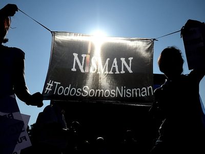 Con una ceremonia íntima, Nisman fue rememorado en el cementerio de La Tablada
