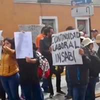 Extrabajadores denuncian despidos del Seguro Popular… por teléfono y sin liquidación