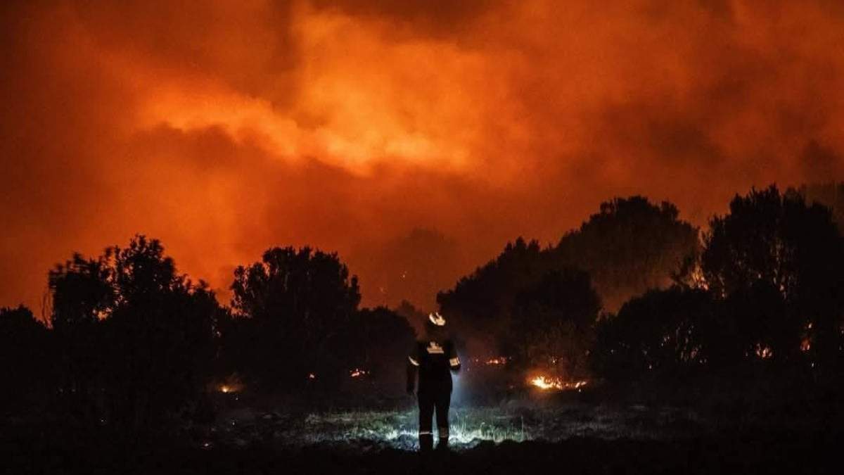 El incendio ya afecta más de 15mil hectáreas