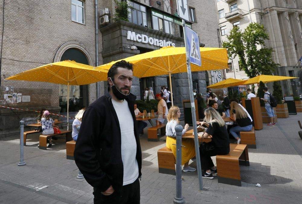 Restaurante McDonald's en el centro de Kiev, Ucrania