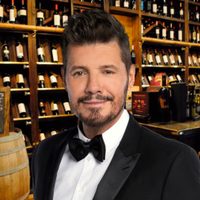 Paredes de piedra y elegancia: la hermosa vinoteca que tiene Marcelo Tinelli en su mansión de Esquel