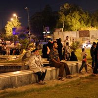 Al menos 61 muertos y 300 heridos por sismo de 7.3 grados en frontera entre Irán e Irak