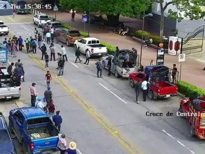 Habitantes de Pantelhó se plantan en el Congreso de Chiapas