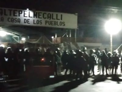 Desalojan a defensores ambientales que tenían cerrada la planta Bonafont en Puebla