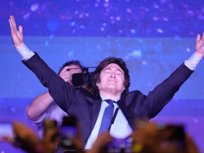 El candidato presidencial argentino, Javier Milei, expone plan económico al FMI